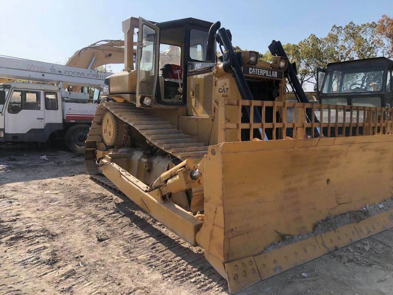 CATERPILLAR D6H - Buldooser: pilt 2 CATERPILLAR D6H - Buldooser: pilt 2