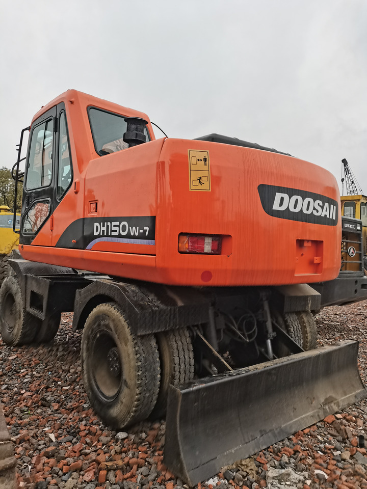 DOOSAN DH150W-7 - Ratastel ekskavaator: pilt 4 DOOSAN DH150W-7 - Ratastel ekskavaator: pilt 4