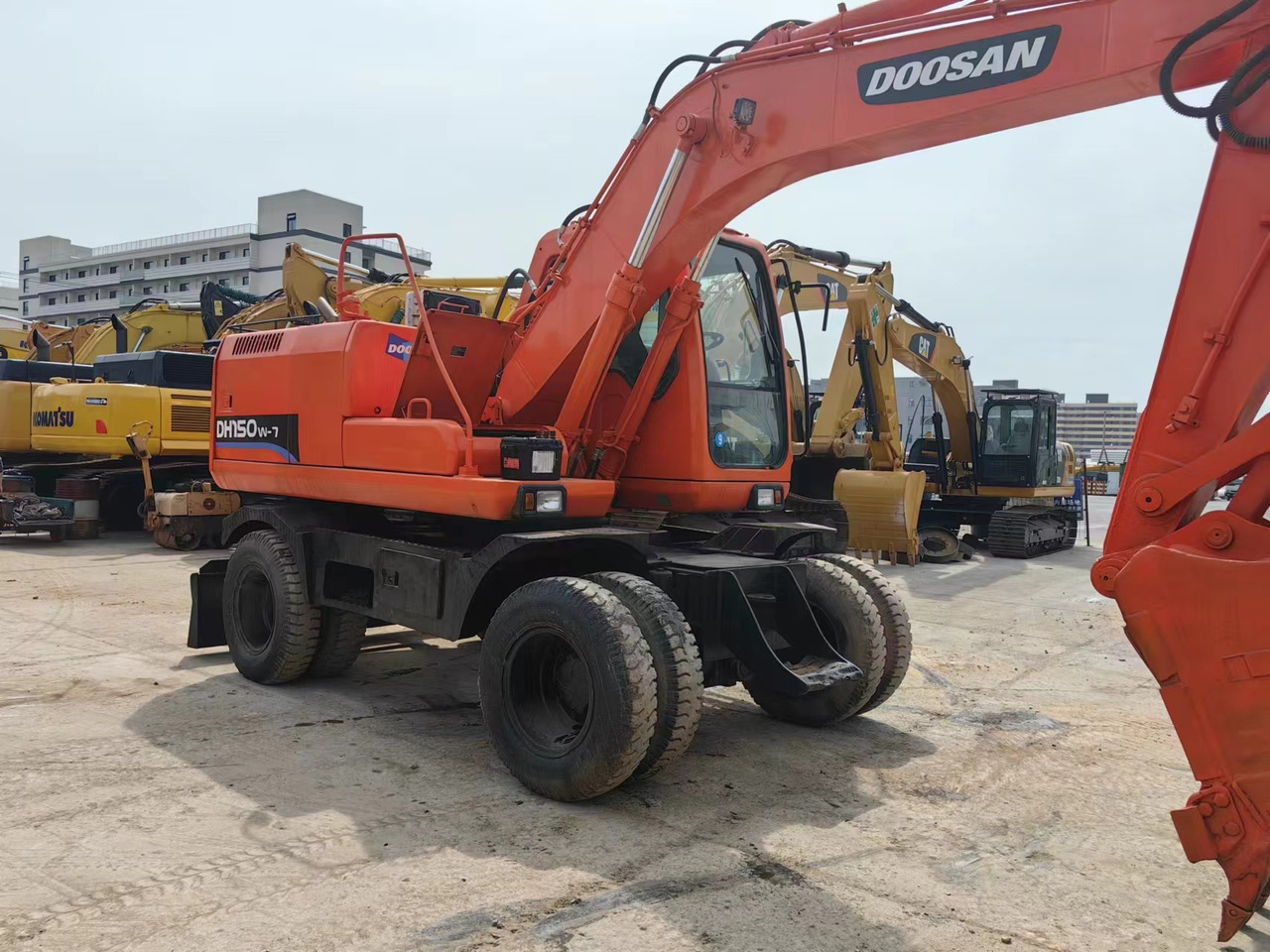 DOOSAN DH150W-7 - Ratastel ekskavaator: pilt 3 DOOSAN DH150W-7 - Ratastel ekskavaator: pilt 3