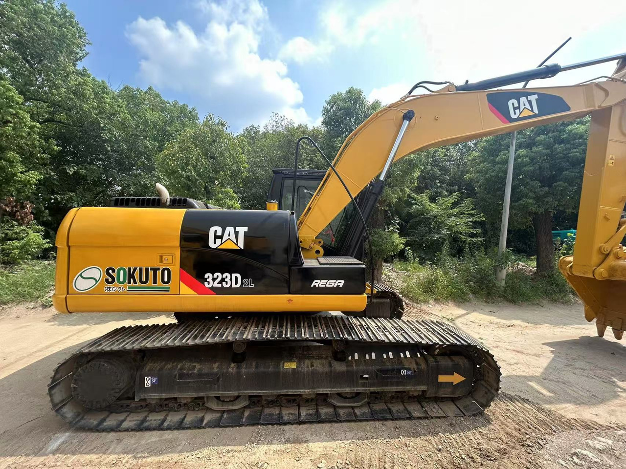 CATERPILLAR 323D - Ehitusmasinad: pilt 1 CATERPILLAR 323D - Ehitusmasinad: pilt 1