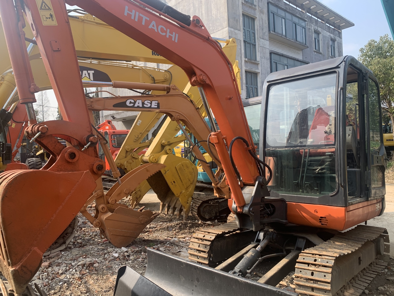 HITACHI ZX35U - Miniekskavaator: pilt 2 HITACHI ZX35U - Miniekskavaator: pilt 2
