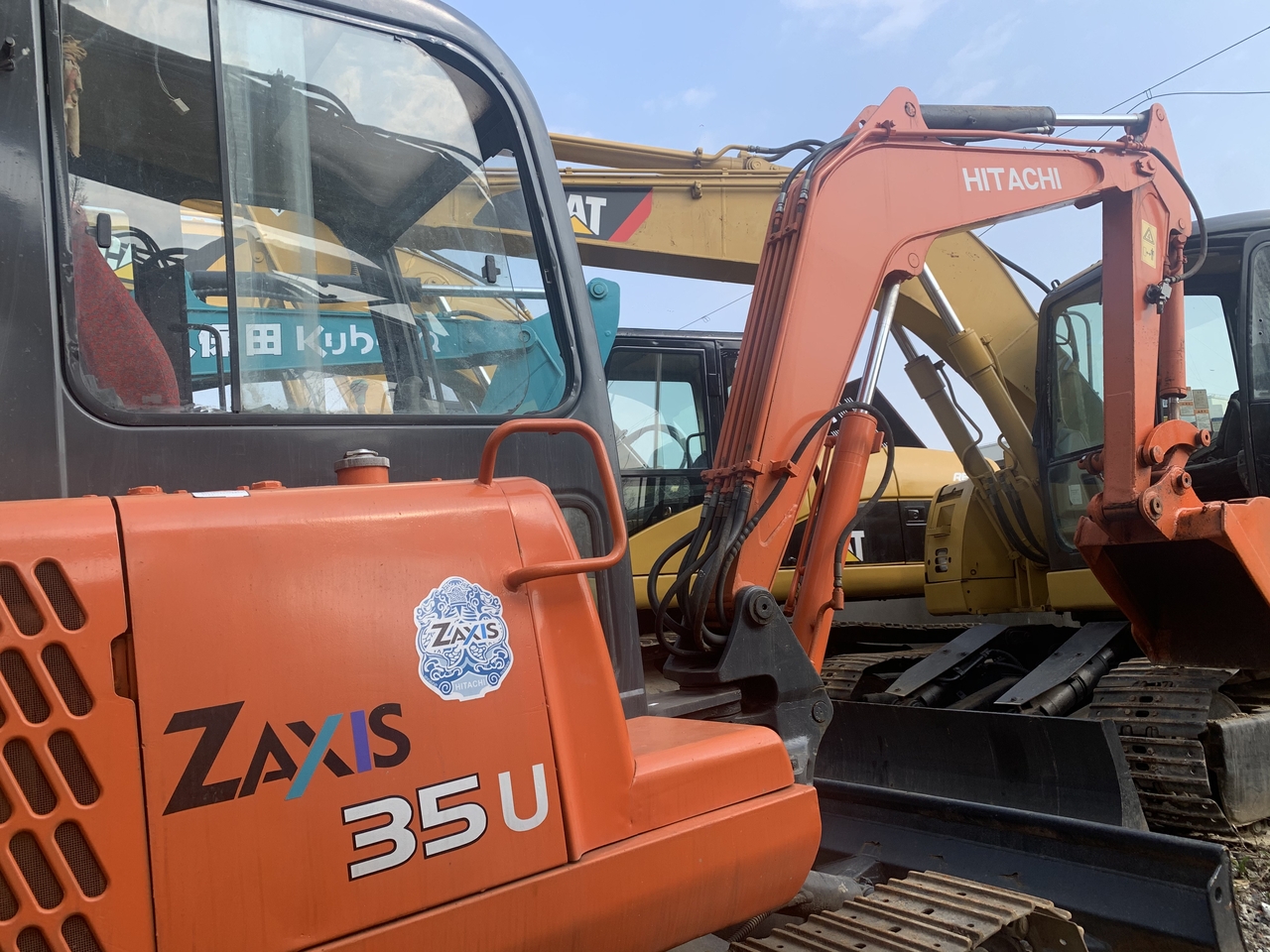 HITACHI ZX35U-mini excavator - Miniekskavaator: pilt 3 HITACHI ZX35U-mini excavator - Miniekskavaator: pilt 3