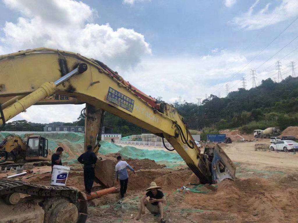 HITACHI ZX490 - Lintekskavaator: pilt 4 HITACHI ZX490 - Lintekskavaator: pilt 4