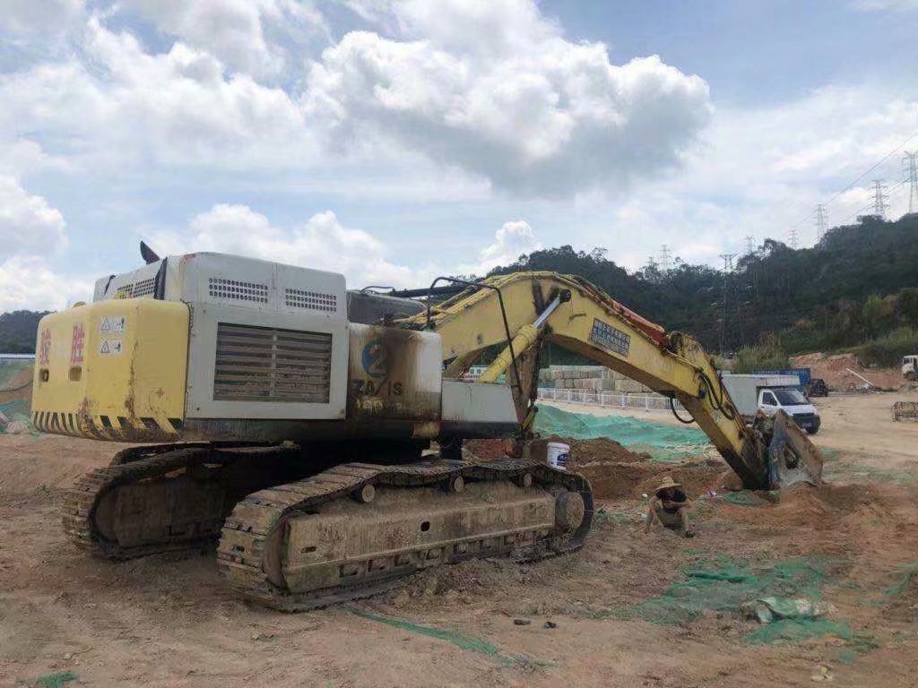 HITACHI ZX490 - Lintekskavaator: pilt 3 HITACHI ZX490 - Lintekskavaator: pilt 3