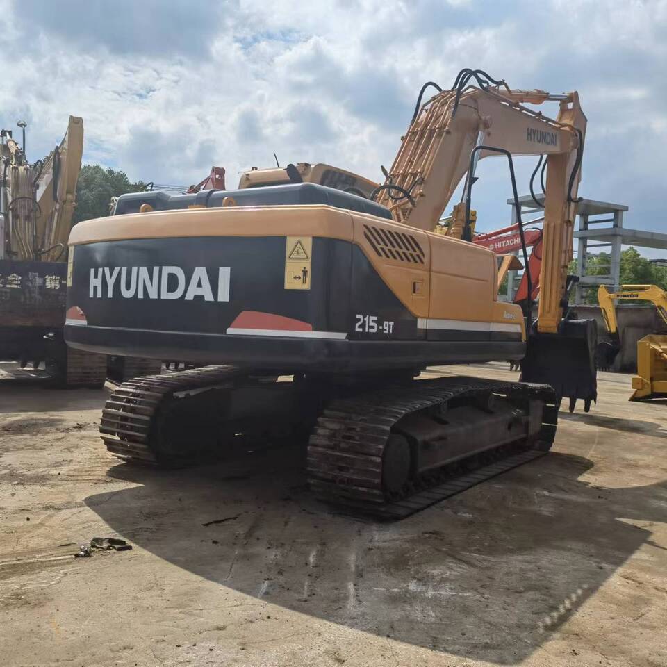 HYUNDAI R215-9T - Lintekskavaator: pilt 3 HYUNDAI R215-9T - Lintekskavaator: pilt 3