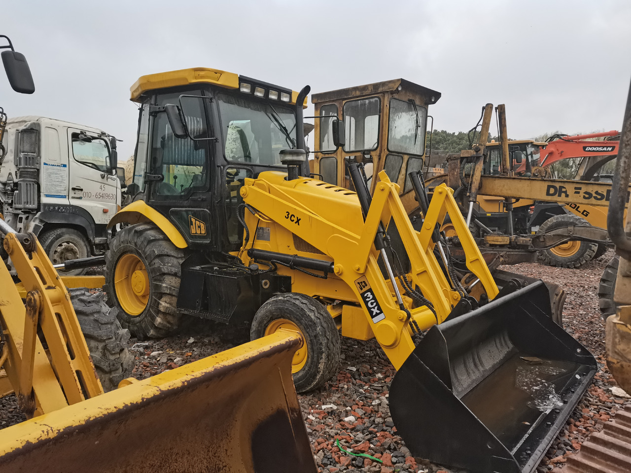 JCB 3CX - Ekskavaator-laadur: pilt 4 JCB 3CX - Ekskavaator-laadur: pilt 4