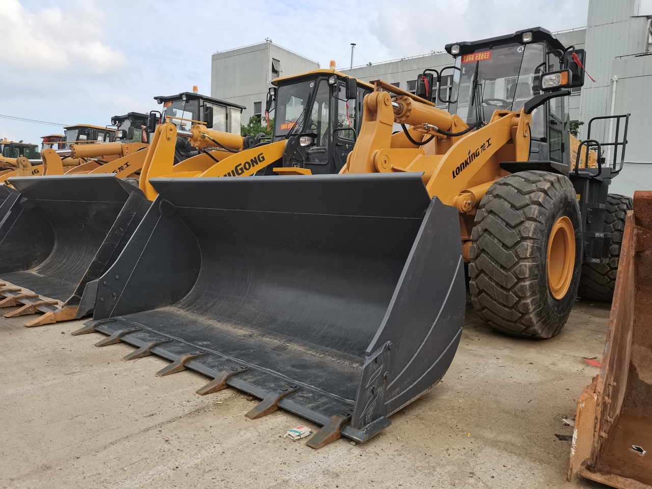 LONKING LG855N - Rataslaadur: pilt 1 LONKING LG855N - Rataslaadur: pilt 1