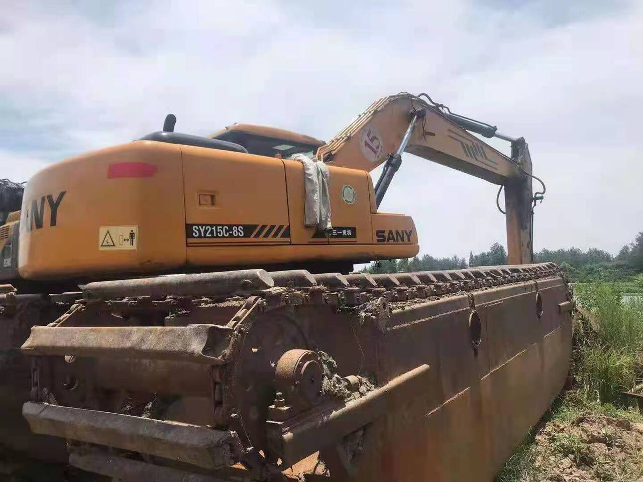 SANY 215C - Külgepaigaldatav ekskavaator: pilt 2 SANY 215C - Külgepaigaldatav ekskavaator: pilt 2