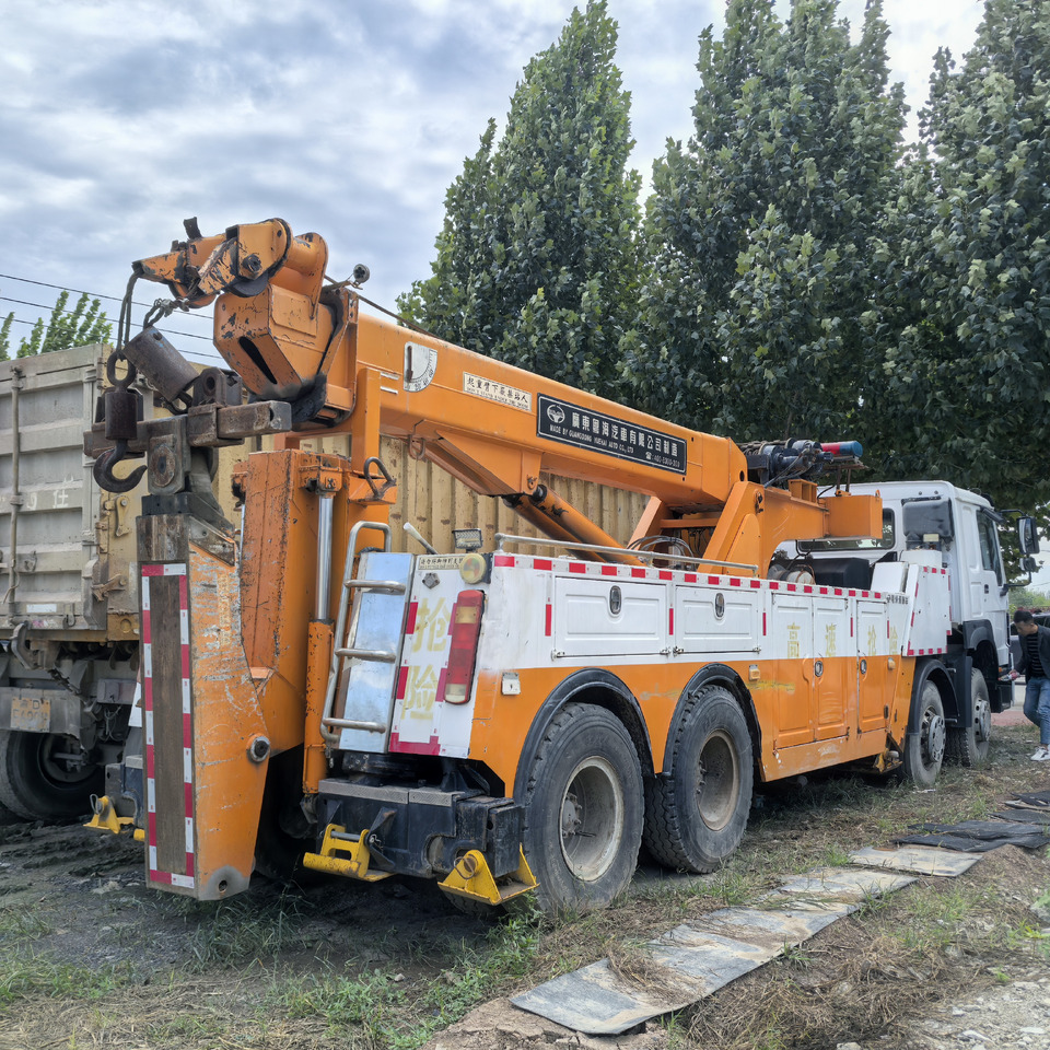 SINOTRUK Howo 8x4 - Kraanaga veoauto: pilt 3 SINOTRUK Howo 8x4 - Kraanaga veoauto: pilt 3