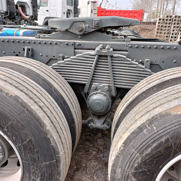 Sadulveok HOWO HOWO 6x4 371 tractor: pilt 10