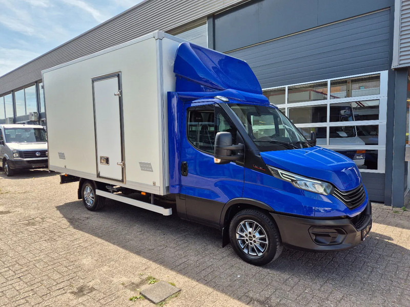 Iveco Daily 35S18 3.0D Koffer/ Xenon/ Airco - Tarbesõiduk furgoon: pilt 1 Iveco Daily 35S18 3.0D Koffer/ Xenon/ Airco - Tarbesõiduk furgoon: pilt 1