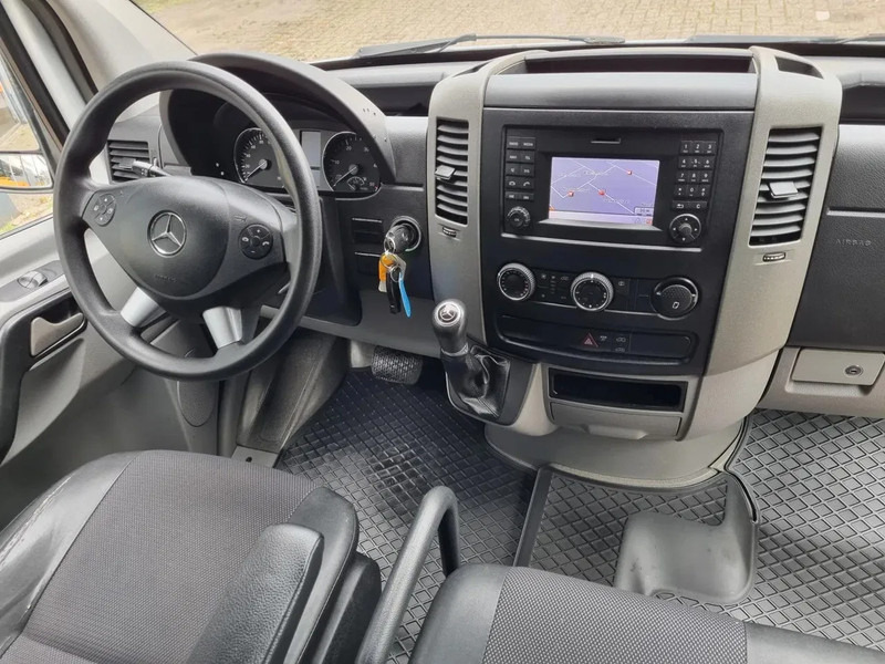 Interior photo 1: Kaubik Mercedes-Benz Sprinter 314 CDI/ L2H2/ Aut./ Airco/ Camera/ Navi