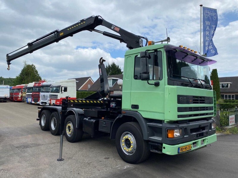 DAF 95 ATi 360 8X2 STEEL SPRING HIAB 166B-2 Duo - Kraanaga veoauto: pilt 2 DAF 95 ATi 360 8X2 STEEL SPRING HIAB 166B-2 Duo - Kraanaga veoauto: pilt 2