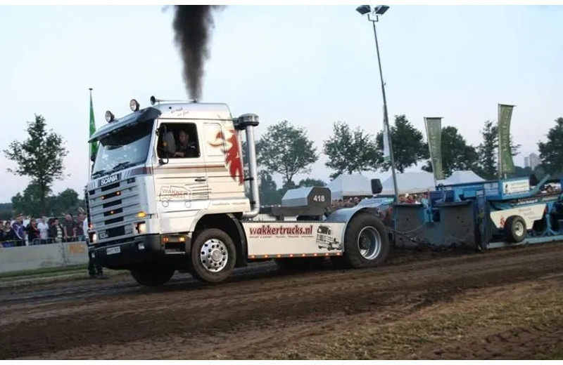Scania 113 HELE DIKKE VETTE TREKKERTREK VRACHTWAGEN Truckpulling - Ehitusmasinad: pilt 1 Scania 113 HELE DIKKE VETTE TREKKERTREK VRACHTWAGEN Truckpulling - Ehitusmasinad: pilt 1
