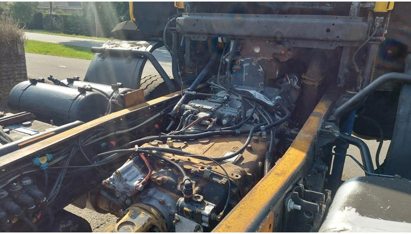 Kabiinišassiiga veoauto MAN 26.372 MANUAL ZF GEARBOX STEEL SUSPENSION 6X4: pilt 7 Kabiinišassiiga veoauto MAN 26.372 MANUAL ZF GEARBOX STEEL SUSPENSION 6X4: pilt 7