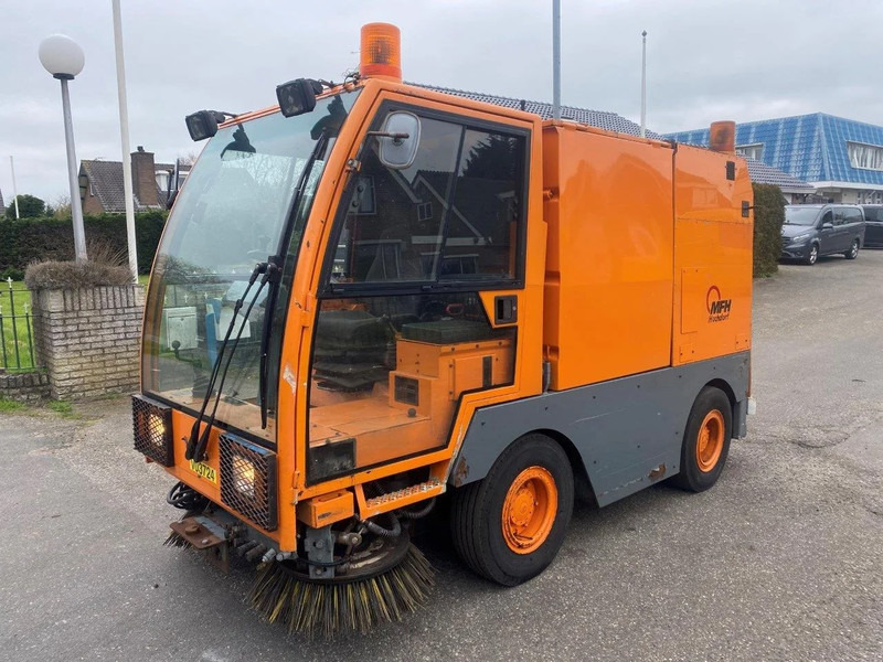Nilfisk MFH2200 SWEEPER MFH 2200 CLEANER - Tööstuslik kuivpühkimismasin: pilt 1 Nilfisk MFH2200 SWEEPER MFH 2200 CLEANER - Tööstuslik kuivpühkimismasin: pilt 1