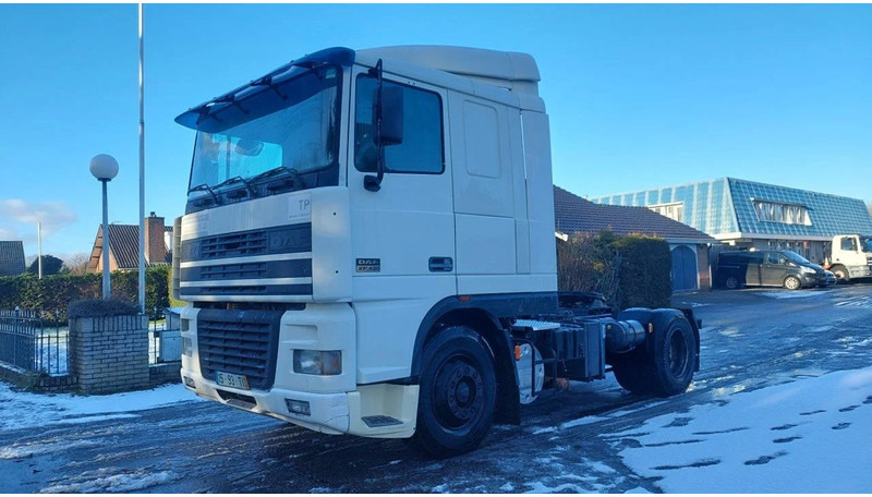 DAF XF 95.430 EURO 2 MANUAL GEARBOX - Sadulveok: pilt 1 DAF XF 95.430 EURO 2 MANUAL GEARBOX - Sadulveok: pilt 1