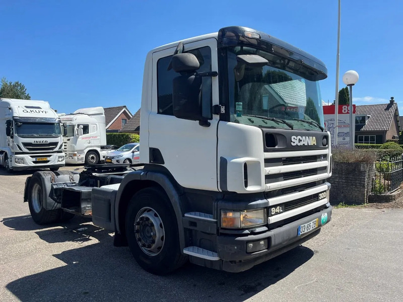 Scania P94-300 94 MANUAL GEARBOX AIRCO RETARDER 10-2004 - Sadulveok: pilt 4 Scania P94-300 94 MANUAL GEARBOX AIRCO RETARDER 10-2004 - Sadulveok: pilt 4