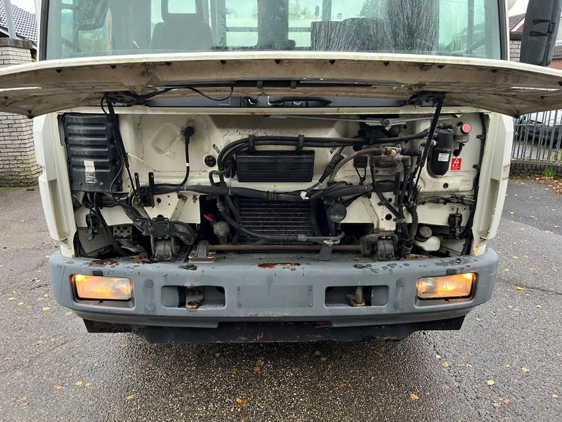 Volvo FL 611 FL6 11 4x2 with TANK, possible to remove the tank - Tsisternauto: pilt 3 Volvo FL 611 FL6 11 4x2 with TANK, possible to remove the tank - Tsisternauto: pilt 3