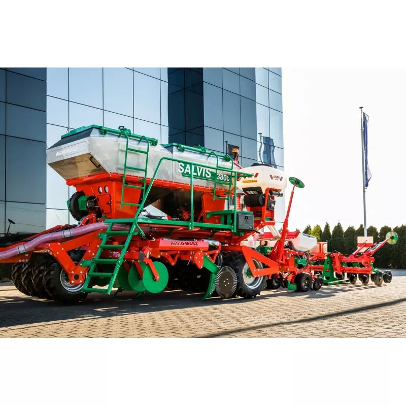 AGRO-MASZ Siewnik pneumatyczny do uprawy pasowej SLAVIS - Külvimasin: pilt 1 AGRO-MASZ Siewnik pneumatyczny do uprawy pasowej SLAVIS - Külvimasin: pilt 1