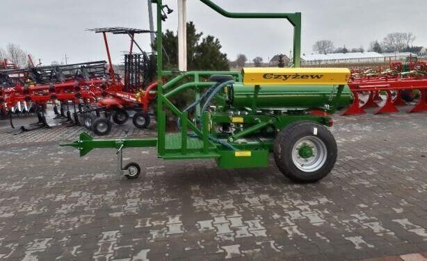 Awid Czyżew Self loading bale wrapper/ Owijarka samozaładowcza - Heinapalli mähkija: pilt 4 Awid Czyżew Self loading bale wrapper/ Owijarka samozaładowcza - Heinapalli mähkija: pilt 4