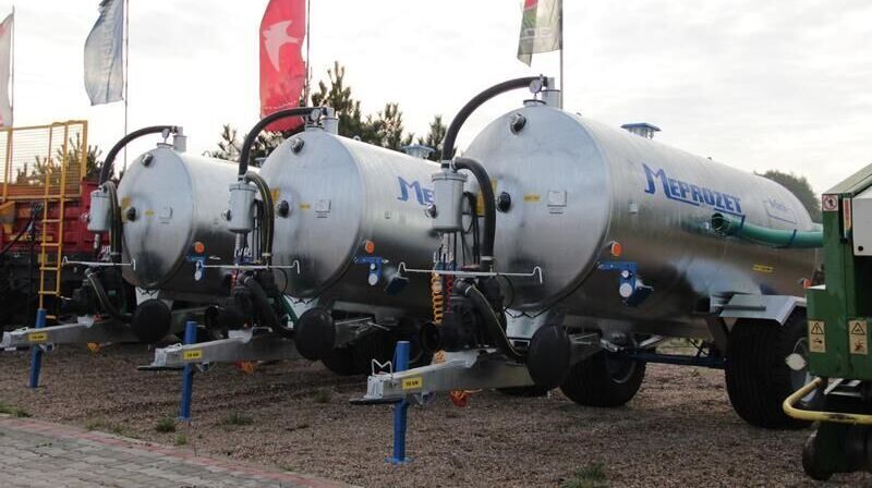 MEPROZET Güllefässer/ Slurry tanker/ Wóz asenizacyjny 5000 l / Cisterna d - Lägapütt: pilt 3 MEPROZET Güllefässer/ Slurry tanker/ Wóz asenizacyjny 5000 l / Cisterna d - Lägapütt: pilt 3