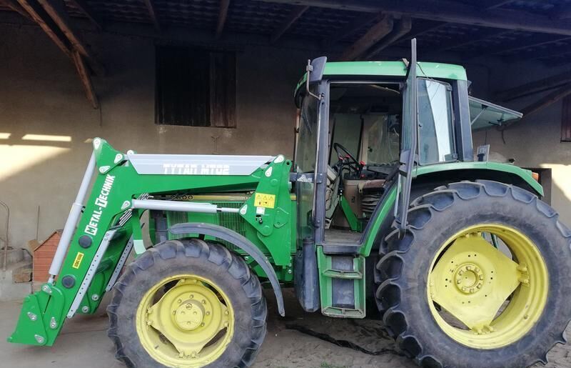 Metal-Technik Frontlader für John Deere/ Front loader/ Ładowacz TUR - Esilaadur traktorile - Traktor: pilt 1 Metal-Technik Frontlader für John Deere/ Front loader/ Ładowacz TUR - Esilaadur traktorile - Traktor: pilt 1