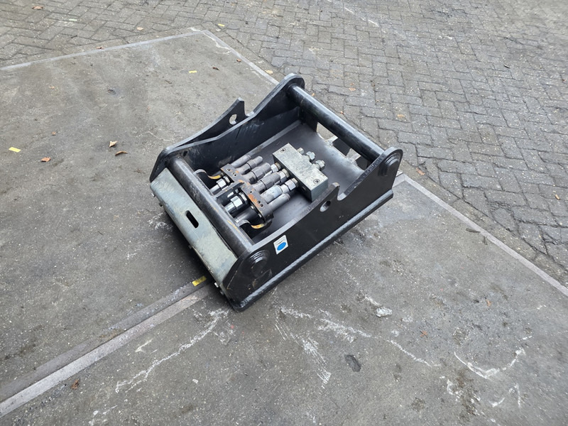 Oilquick kopplaat oq70/55 adaptor plate oilquick 70 55 steelwrist - Kiirühendus - Ehitusmasinad: pilt 4 Oilquick kopplaat oq70/55 adaptor plate oilquick 70 55 steelwrist - Kiirühendus - Ehitusmasinad: pilt 4