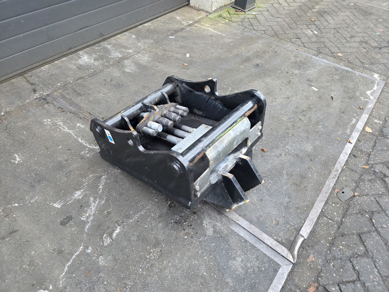 Oilquick kopplaat oq70/55 adaptor plate oilquick 70 55 steelwrist - Kiirühendus - Ehitusmasinad: pilt 5 Oilquick kopplaat oq70/55 adaptor plate oilquick 70 55 steelwrist - Kiirühendus - Ehitusmasinad: pilt 5