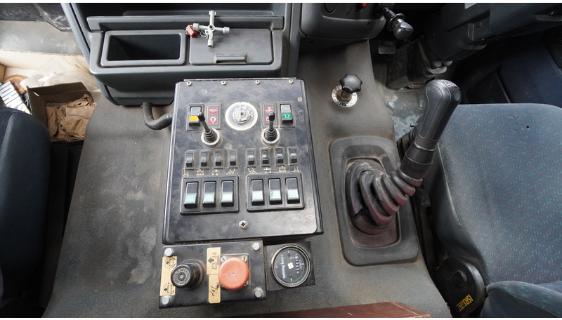 DAF 65.180 ATI STREET SWEPER RH DRIVE MANUAL GARBOX 96.000KM - Tänavapühkimismasin: pilt 5 DAF 65.180 ATI STREET SWEPER RH DRIVE MANUAL GARBOX 96.000KM - Tänavapühkimismasin: pilt 5