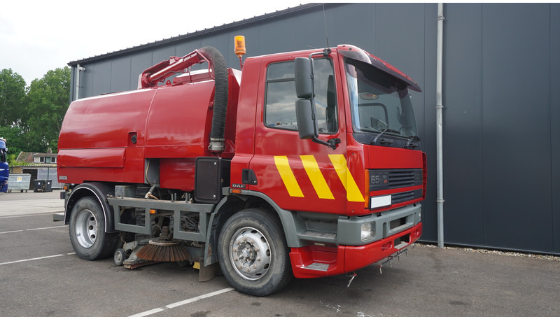DAF 65.180 ATI STREET SWEPER RH DRIVE MANUAL GARBOX 96.000KM - Tänavapühkimismasin: pilt 4 DAF 65.180 ATI STREET SWEPER RH DRIVE MANUAL GARBOX 96.000KM - Tänavapühkimismasin: pilt 4