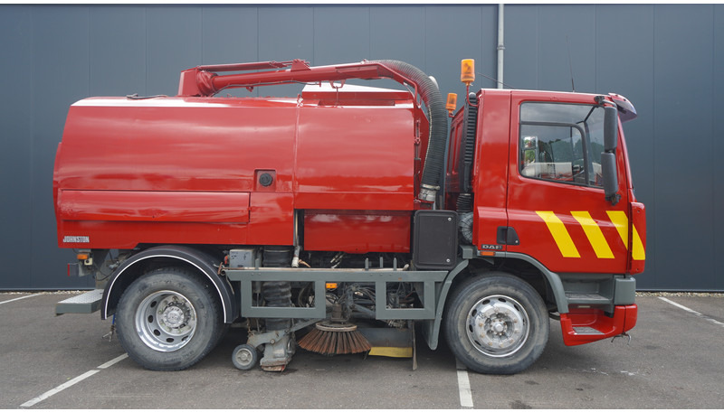 DAF 65.180 ATI STREET SWEPER RH DRIVE MANUAL GARBOX 96.000KM - Tänavapühkimismasin: pilt 2 DAF 65.180 ATI STREET SWEPER RH DRIVE MANUAL GARBOX 96.000KM - Tänavapühkimismasin: pilt 2