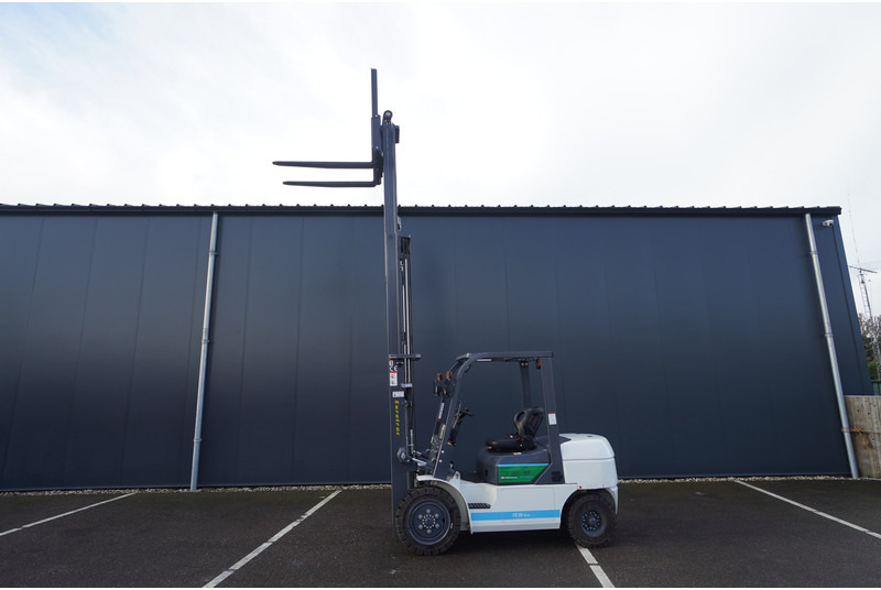 Eurotrac FE 30 ECO ELECTRIC FORKLIFT - Ehitusmasinad: pilt 2 Eurotrac FE 30 ECO ELECTRIC FORKLIFT - Ehitusmasinad: pilt 2