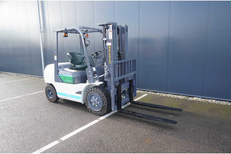 Eurotrac FE 30 ECO ELECTRIC FORKLIFT - Ehitusmasinad: pilt 4 Eurotrac FE 30 ECO ELECTRIC FORKLIFT - Ehitusmasinad: pilt 4