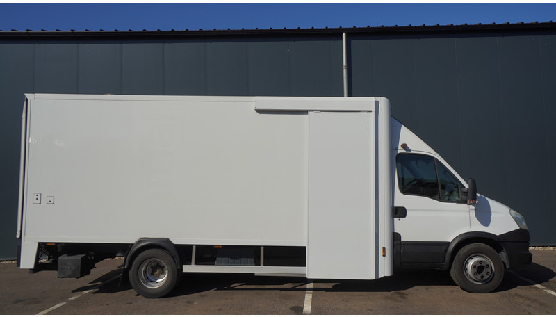 Iveco DAILY 70C17 CLOSED BOX 185.500KM - Kasti veoauto: pilt 2 Iveco DAILY 70C17 CLOSED BOX 185.500KM - Kasti veoauto: pilt 2