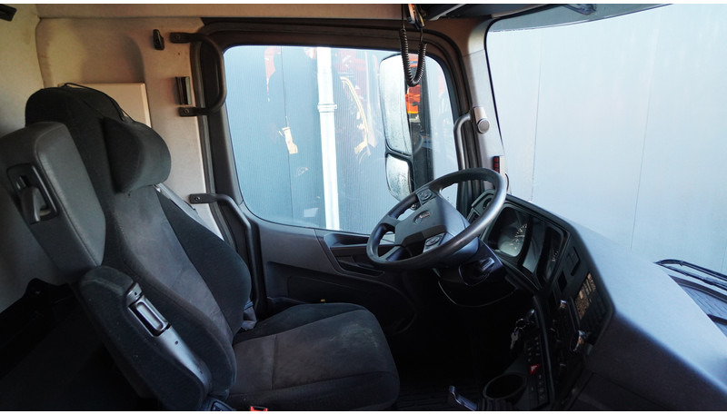 Mercedes-Benz AROCS 3542 8X4 2 SIDE TIPPER WITH HMF Z 1943 CRANE 407.000KM - Kraanaga veoauto: pilt 5 Mercedes-Benz AROCS 3542 8X4 2 SIDE TIPPER WITH HMF Z 1943 CRANE 407.000KM - Kraanaga veoauto: pilt 5