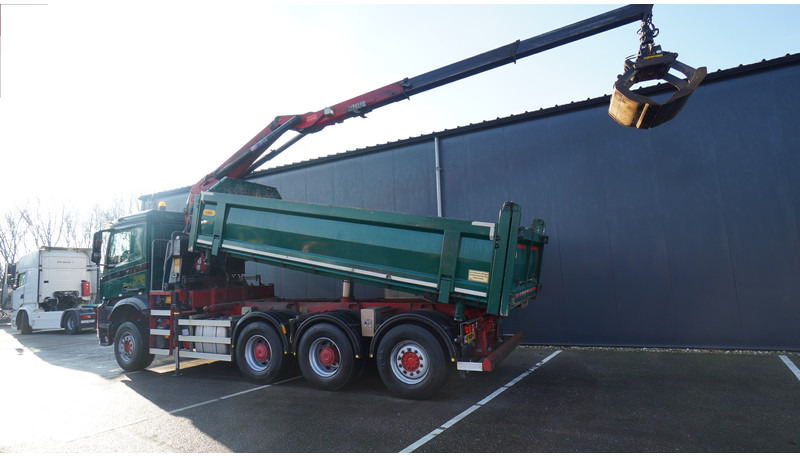 Mercedes-Benz AROCS 3542 8X4 2 SIDE TIPPER WITH HMF Z 1943 CRANE 407.000KM - Kraanaga veoauto: pilt 3 Mercedes-Benz AROCS 3542 8X4 2 SIDE TIPPER WITH HMF Z 1943 CRANE 407.000KM - Kraanaga veoauto: pilt 3
