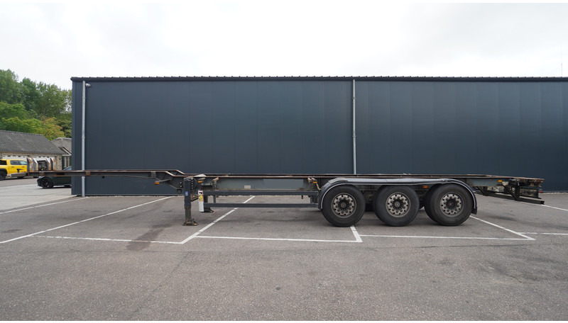 Pacton 3 AXLE 45FT CONTAINER TRANSPORT - Konteinerveduk/ Tõstukiga poolhaagis: pilt 1 Pacton 3 AXLE 45FT CONTAINER TRANSPORT - Konteinerveduk/ Tõstukiga poolhaagis: pilt 1