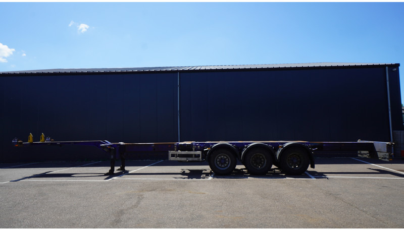 Pacton 3 AXLE CONTAINER TRANSPORT TRAILER EXTENDABLE 45 FT - Konteinerveduk/ Tõstukiga poolhaagis: pilt 1 Pacton 3 AXLE CONTAINER TRANSPORT TRAILER EXTENDABLE 45 FT - Konteinerveduk/ Tõstukiga poolhaagis: pilt 1