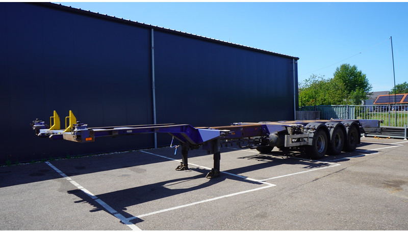 Pacton 3 AXLE CONTAINER TRANSPORT TRAILER EXTENDABLE 45 FT - Konteinerveduk/ Tõstukiga poolhaagis: pilt 2 Pacton 3 AXLE CONTAINER TRANSPORT TRAILER EXTENDABLE 45 FT - Konteinerveduk/ Tõstukiga poolhaagis: pilt 2