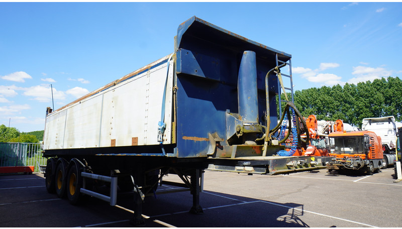 Renders 3 AXLE TIPPER TRAILER - Kallur-poolhaagis: pilt 3 Renders 3 AXLE TIPPER TRAILER - Kallur-poolhaagis: pilt 3