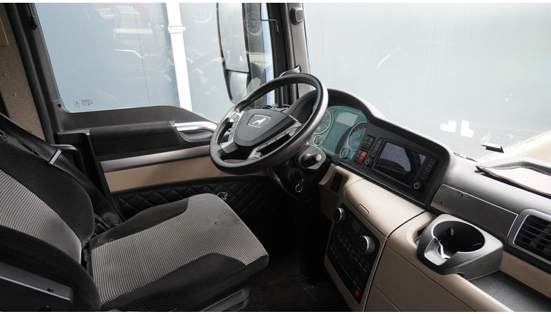 MAN TGX 18.420 ADR 664.400KM - Sadulveok: pilt 5 MAN TGX 18.420 ADR 664.400KM - Sadulveok: pilt 5