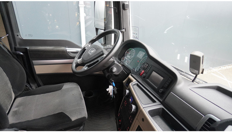 MAN TGX 18.500 XXL MEGA 701.000KM - Sadulveok: pilt 5 MAN TGX 18.500 XXL MEGA 701.000KM - Sadulveok: pilt 5