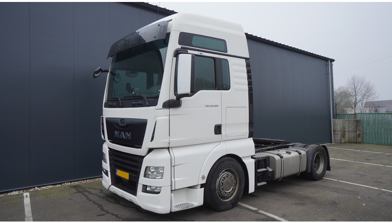 MAN TGX 18.500 XXL MEGA 779.000KM - Sadulveok: pilt 3 MAN TGX 18.500 XXL MEGA 779.000KM - Sadulveok: pilt 3