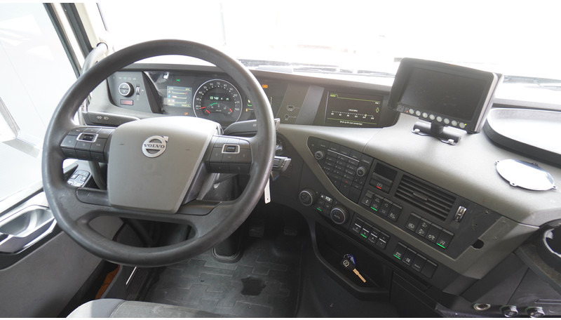 Volvo FH 420 6X2 ADR 796.000KM - Sadulveok: pilt 5 Volvo FH 420 6X2 ADR 796.000KM - Sadulveok: pilt 5