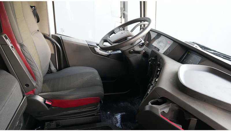 Volvo FH 420 6X2 ADR 881.000KM - Sadulveok: pilt 5 Volvo FH 420 6X2 ADR 881.000KM - Sadulveok: pilt 5