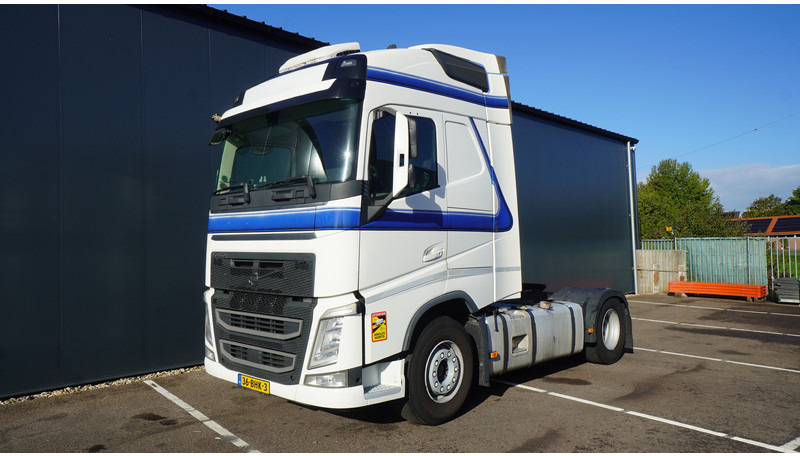 Volvo FH 420 EURO 6 GLOBETROTTER WITH TRS - Sadulveok: pilt 3 Volvo FH 420 EURO 6 GLOBETROTTER WITH TRS - Sadulveok: pilt 3