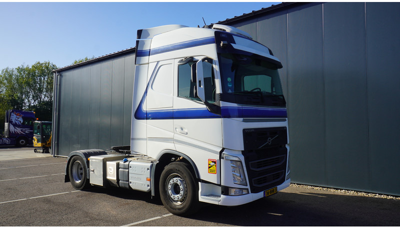 Volvo FH 420 EURO 6 GLOBETROTTER WITH TRS - Sadulveok: pilt 4 Volvo FH 420 EURO 6 GLOBETROTTER WITH TRS - Sadulveok: pilt 4