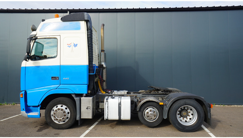 Volvo FH 440 6X2 GLOBETROTTER EURO 3 - Sadulveok: pilt 1 Volvo FH 440 6X2 GLOBETROTTER EURO 3 - Sadulveok: pilt 1