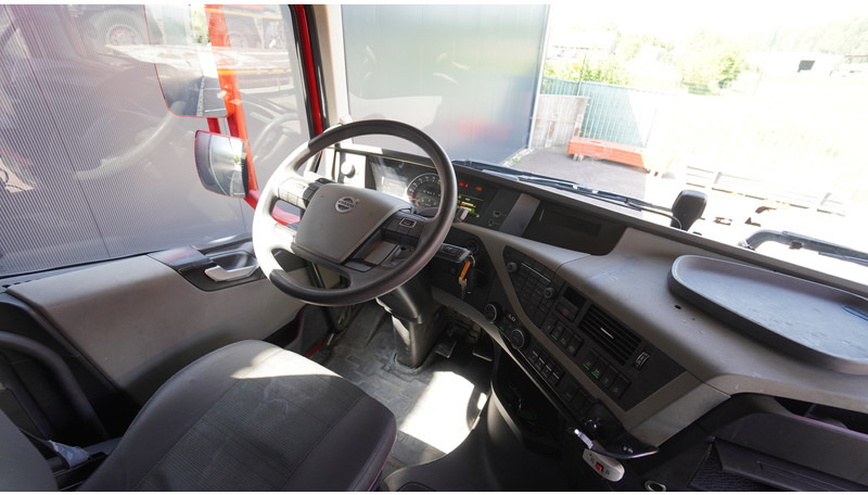 Volvo FH 460 EURO 6 GLOBETROTTER - Sadulveok: pilt 5 Volvo FH 460 EURO 6 GLOBETROTTER - Sadulveok: pilt 5